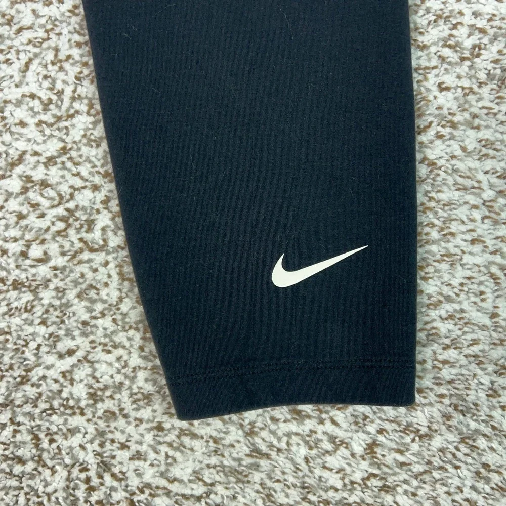 Nike Leggings Womens XL Black Athletic Yoga Cropped Swoosh Logo Pants Gym Sport